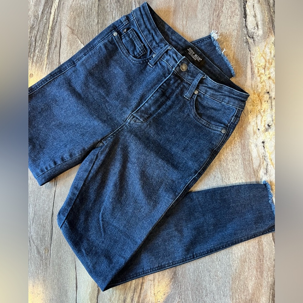 Judy Blue Dark Wash Raw Hem Skinny Jeans size 5/27